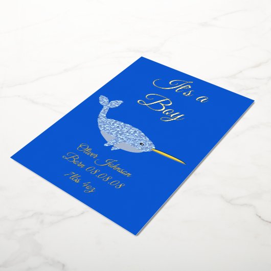 かわいいブルー男の赤ちゃんナルファル誕生のお知らせ 箔シーズンカード (回転した状態)