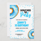 かわいいブルー&ホワイトウォーターカラードーナツボーイ誕生日 招待状 (正面)