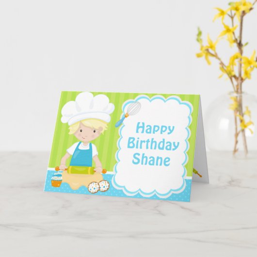 かわいいブロンドヘアボーイベーキング誕生日パーティー カード (黄色い花)