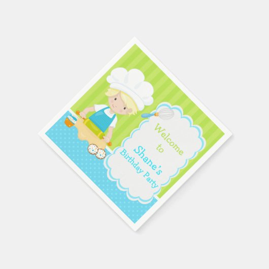 かわいいブロンドヘアボーイベーキング誕生日パーティー スタンダードカクテルナプキン (角)