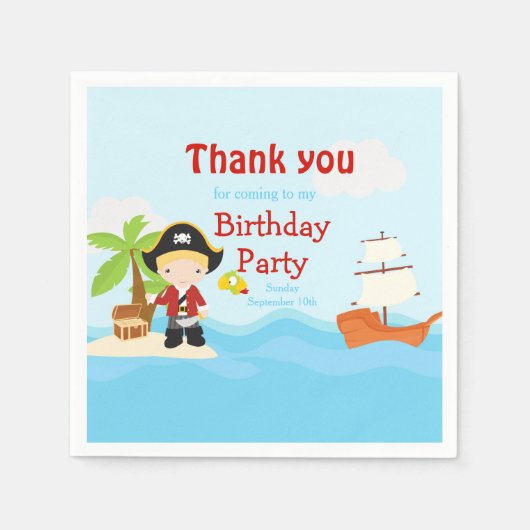 かわいいブロンド海賊ボーイinレッド誕生日 スタンダードカクテルナプキン (正面)