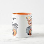 かわいいブーを覗くオレンジキャットハローカボチャの名前 マグカップ (中央)