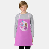 かわいいプリンセスガールキャッスルピンクモノグラムキッズ エプロン (着用した状態)