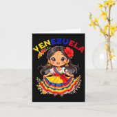 かわいいベネズエラの少女の伝統的な衣装 カラフルなアート カード (黄色い花)