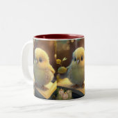 かわいいベビーが本を読む ツートーンマグカップ (正面左)