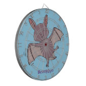 かわいいベビーこうもり飛んでいる漫画イラストレーション ダーツボード (正面左)