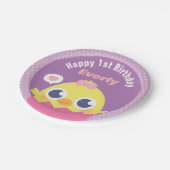 かわいいベビーのひよこの女の子の最初誕生会の供給 ペーパープレート (アングル)