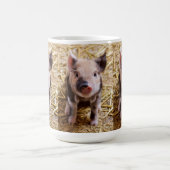 かわいいベビーのコブタの家畜のブタのマグ コーヒーマグカップ (中央)