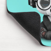 かわいいベビーのパンダの身に着けているヘッドホーン マウスパッド (コーナー)