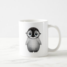 かわいいベビーのペンギンの身に着けている目ガラス コーヒーマグカップ