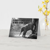 かわいいベビーの象がまずハート カード (黄色い花)