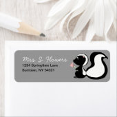 かわいいベビーアニマルズスカンク差出人住所ラベル ラベル (インサイチュ)