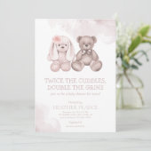 かわいいベビーアニマルテディベア男の子のツインシャワー 招待状 (スタンド正面)