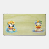 かわいいベビーアヒルおもしろい動物の花 デスクマット (正面)