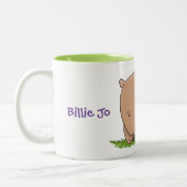 かわいいベビーウォンバット漫画イラストレーション ツートーンマグカップ (左)