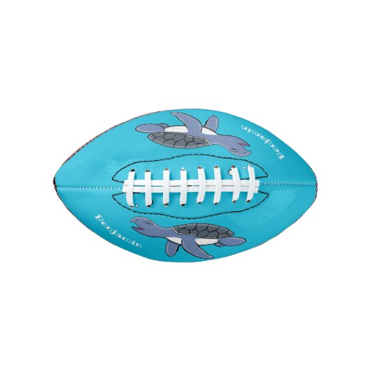 かわいいベビーウミガメ漫画イラストレーション アメリカンフットボール (正面)