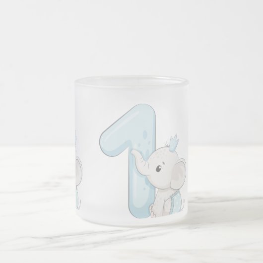 かわいいベビーエレファントファースト誕生日 フロストグラスマグカップ (中央)
