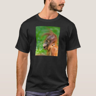 かわいいベビーオランウータンが疑問に思現れる Tシャツ