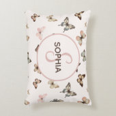 かわいいベビーガールカスタムモノグラムバタフライパターン アクセントクッション (正面(垂直))