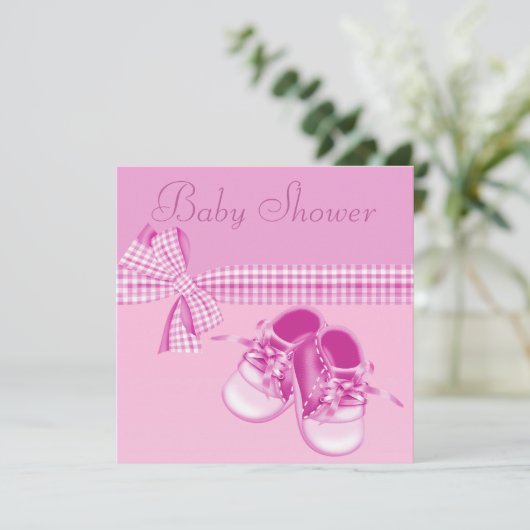 かわいいベビーガールシャワーピンクシューズ&リエレガントボン 招待状 (スタンド正面)