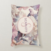 かわいいベビーガールネームイニシャルモノグラムフローラピンク アクセントクッション (正面(垂直))