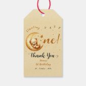 かわいいベビークマが月の上で眠る1歳の誕生日 ギフトタグ (裏面)