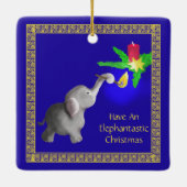 かわいいベビーゾウがキャンドルクリスマスを灯す セラミックオーナメント (裏面)