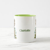 かわいいベビーゾウ青いパーソナライズされた花 ツートーンマグカップ (中央)