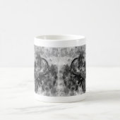 かわいいベビーゾウ黒と白の水色 コーヒーマグカップ (中央)