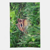 かわいいベビーチムンクピーキングワイルドライフ キッチンタオル (縦)