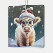 かわいいベビーハイランドカウインザスノー セラミックオーナメント (左)