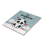 かわいいベビーパンダin冬の雪グレー タイル (側面)