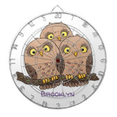 かわいいベビーフクロウトリオ漫画イラストレーション ダーツボード (正面)