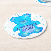 かわいいベビーベアーインブルーカスタム文字 ラウンドペーパーコースター (アングル)