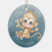 かわいいベビーモンキーバナナブルーグリッターパーソナライズ セラミックオーナメント (左)