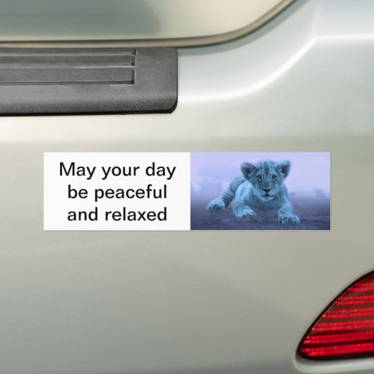 かわいいベビーライオンの子 バンパーステッカー (車上)