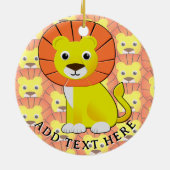 かわいいベビーライオンオールオーバープリントパターン セラミックオーナメント (裏面)