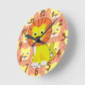 かわいいベビーライオンオールオーバープリントパターン ラウンド壁時計 (傾斜)