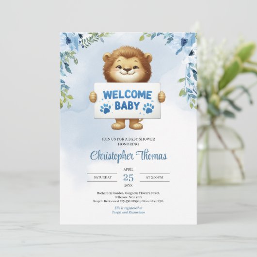 かわいいベビーライオン保持ウェルカムベビーサインフローラ 招待状 (スタンド正面)