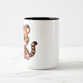 かわいいベビー座る虎の漫画 ツートーンマグカップ (中央)