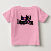 かわいいベビー花微笑む紫のデイジー ベビーTシャツ (裏面)