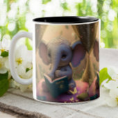かわいいベビー読ゾウの本パーソナライズされただ ツートーンマグカップ