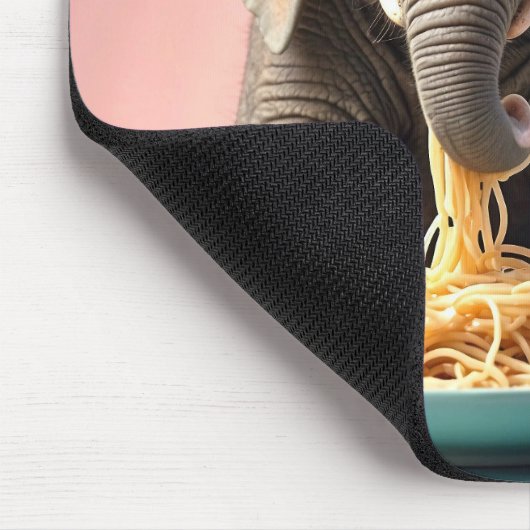 かわいいベビー象食べ象のスパゲッティ マウスパッド (コーナー)