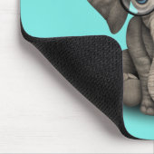 かわいいベビー象Dj身に着けているヘッドホーンおよびガラス マウスパッド (コーナー)