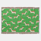かわいいベビー鹿とファミリーオンライトグリーン スローブランケット (正面)