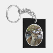 かわいいベビー鹿のポーズをカメラに キーホルダー (正面左)
