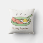 かわいいベーコンと卵がめまいがする夫婦 クッション (裏面)