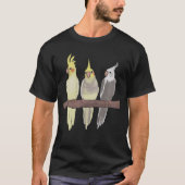 かわいいペットのオカメインコが止まり木に群がる インコ好きな人へ Tシャツ (正面)