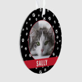 かわいいペットの足で赤い猫パーソナライズされたの名前がプリント オーナメント (正面)