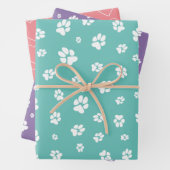 かわいいペットの足はティール(緑がかった色)、サンゴ、紫にハートをプリント ラッピングペーパーシート (インサイチュ)